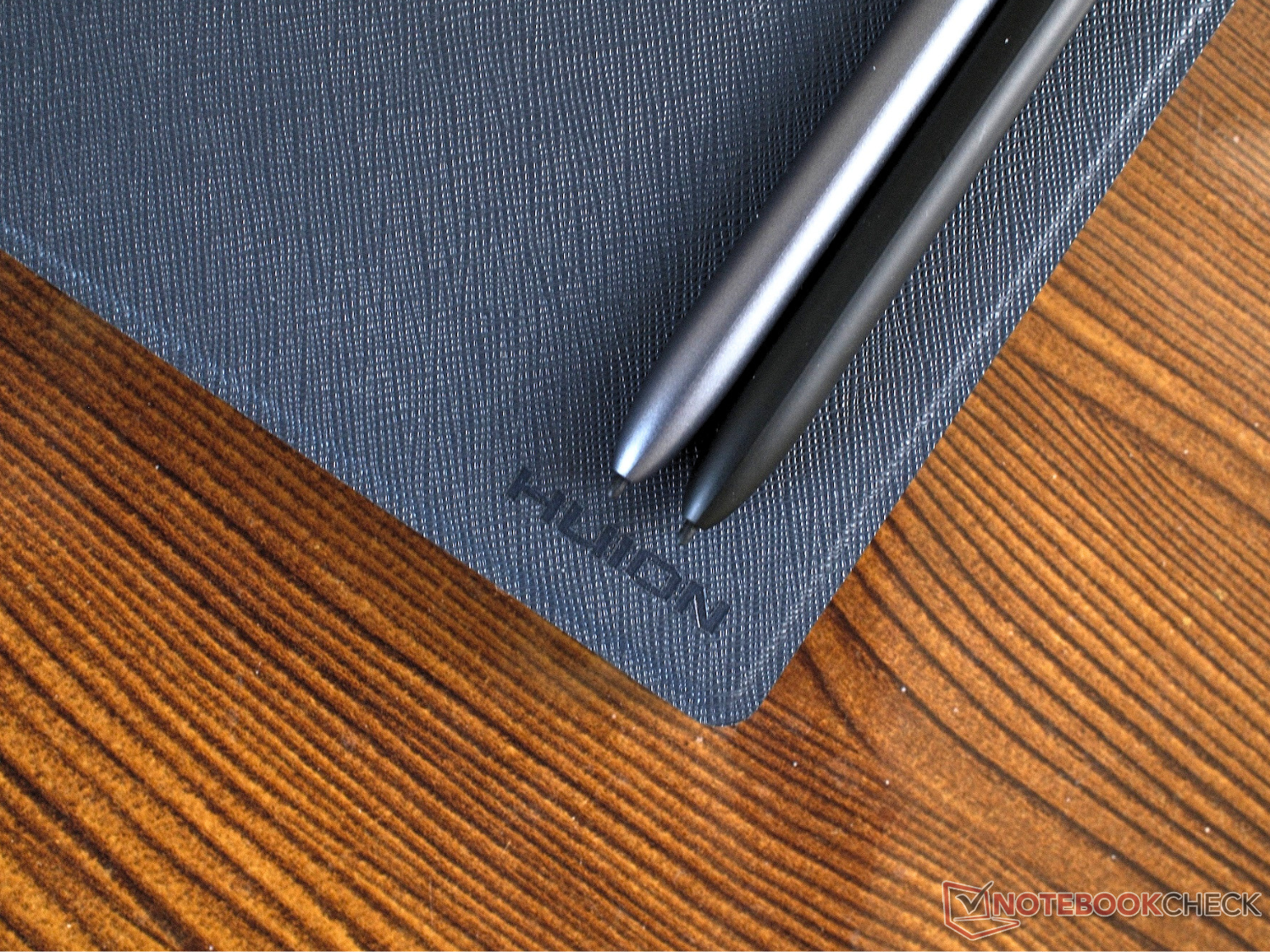 Mind a Huion Ink, mind a Note E érintőceruzával rendelkezik, bár különböző modellekről van szó.