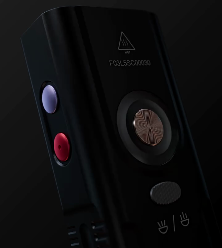 A zseblámpa meglepően sok gombbal rendelkezik (Kép forrása: Fenix)