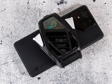 A ROG Phone 9 Pro a csatlakoztatható AeroActive Cooler X Pro hűtővel