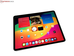 A Apple iPad Air 13 (2024) tesztelése. Az NBB.com (notebooksbilliger.de) által biztosított tesztkészülék