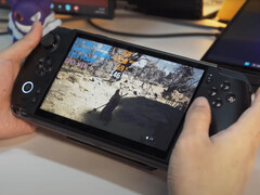 A GPD Win 5 használat közben a 80 Wh-s akkumulátorral. (Kép forrása: GPD)