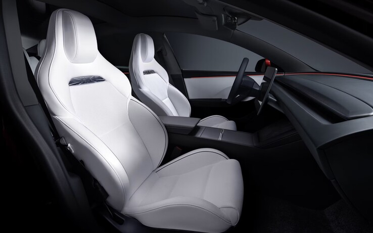 A Model 3 Performance új, fekete tetőkárpitja