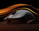 A Gaming Mouse 2 körülbelül 31 dollárba kerül Kínában. A képen: a vezeték nélküli egér és a hozzá tartozó dongle.