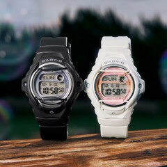 A Casio Baby-G BG-169GD-1 és a BG-169GD-7 (balról jobbra)