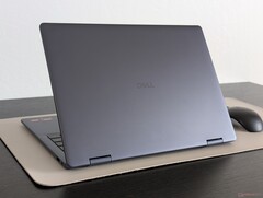 A Dell 14 Plus 2-in-1 Intel verziója számos olyan előnyt kínál, amely az AMD-s változatoknál nem érhető el (Kép forrása: Notebookcheck)