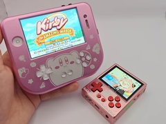 A módosított iPhone 4S (balra) és a GKD Pixel 2 (jobbra). (Kép forrása: u/Retr0ddicted via r/SBCGaming)