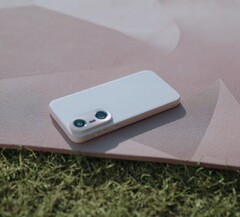 A OnePlus 13T állítólag két függőlegesen egymásra helyezett hátsó kamerával rendelkezik. (Kép forrása: OPPO via WhyLab)