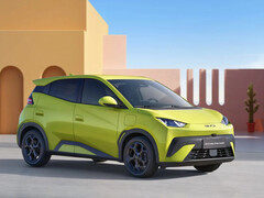 A VW-nél a gyártás leállításának egyik oka: A kínai elektromos autómodellek, mint például a BYD Dolphin Surf, olcsóbbak és technikailag modernebbek, mint a hazai modellek. (Kép: BYD).
