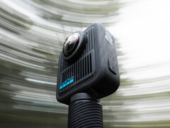 A GoPro Max 2 egy hivatalos állványtartozék tetején. (Kép forrása: via Igor Bogdanov)