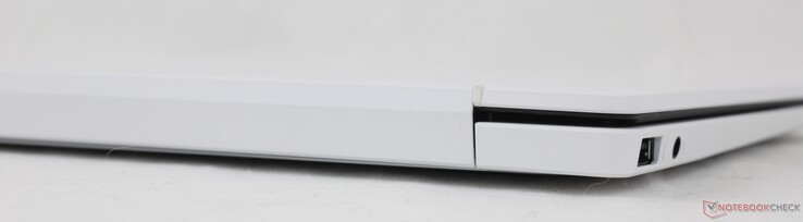 Hátul: Portok: Nincsenek