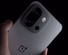 A OnePlus 13T, egy kompakt zászlóshajó telefon, amely az év elején jelent meg. (Kép forrása: OnePlus)