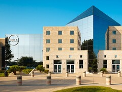 A Dell Technologies egyik létesítményének külseje a vállalat logójával.