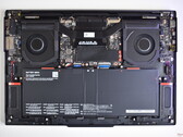 Bepillantás a Lenovo ThinkPad X9-15p Gen 1 Aura Edition belsejébe