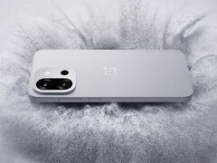 A OnePlus 13T hátsó kialakítása képezheti az alapját annak, hogy mi lesz az idei OnePlus 15. (Kép forrása: OnePlus)