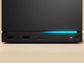 A Valve Steam Machine előlapja, két USB-porttal, egy USB-C porttal, egy bekapcsoló LED-del, egy kerek bekapcsológombbal és egy kék LED-csíkkal. (Kép forrása: Valve)