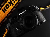 A Nikon hamarosan az optikai óriás, az EssilorLuxottica kezébe kerülhet.