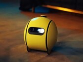 A Samsung Ballie egyszerre mobil biztonsági kamera és projektor.