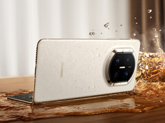 A Huawei Mate X7 IP59 tanúsítvánnyal rendelkezik por és víz ellen. (Kép forrása: Huawei)