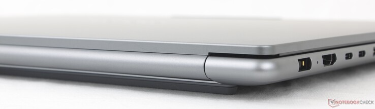 Hátul: Portok: Nincsenek