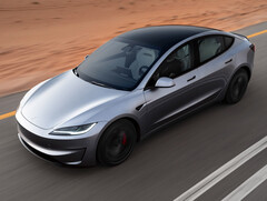 A Model 3 0% APR finanszírozási kamatláb ajánlat ismét elérhető, még bőkezűbb feltételekkel. (Kép forrása: Tesla)