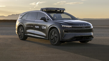Az Uber-Lucid-Nuro 3 soros robotaxi.