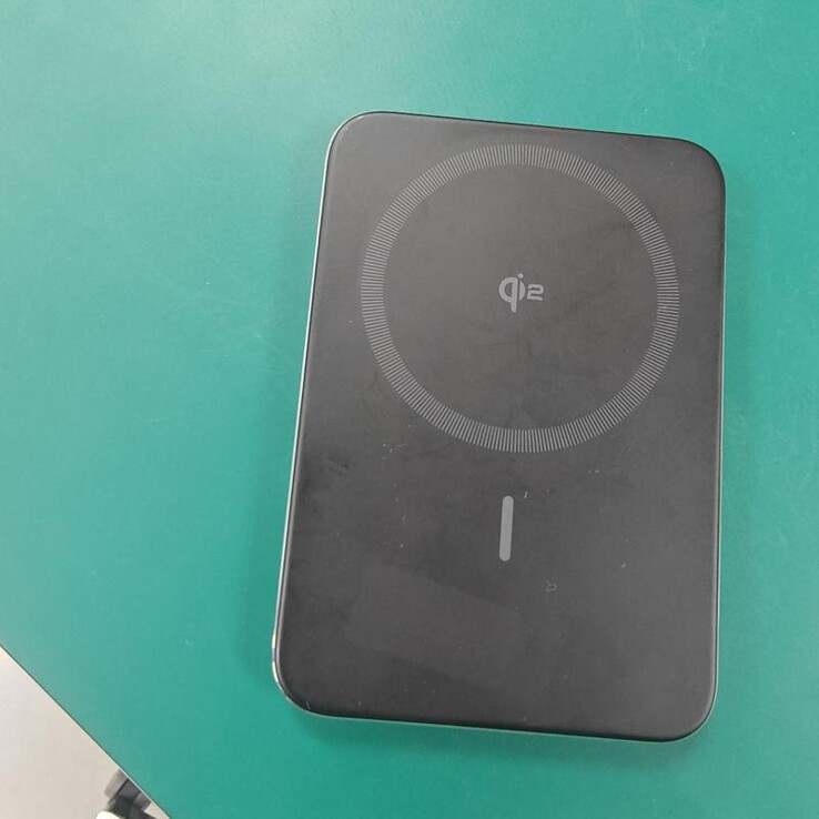 Az Anker Nano Magnetic Power Bank A1115