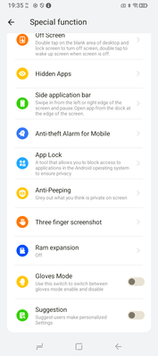 Rengeteg extra funkció. (Kép forrása: Sergey Tarasov - Notebookcheck)