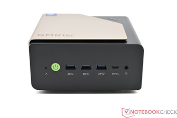 Elöl: Bekapcsolás, 3× USB3.2 Gen2 Type-A, USB3.2 Gen2 Type-C (PD/DP/Data), 3,5 mm-es kombinált audiocsatlakozó