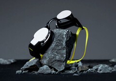 A Form Smart Swim 2 Pro a Gorilla Glass 3 üvegnek köszönhetően állítólag jóval strapabíróbb, mint az alapmodell. (Kép forrása: Form)