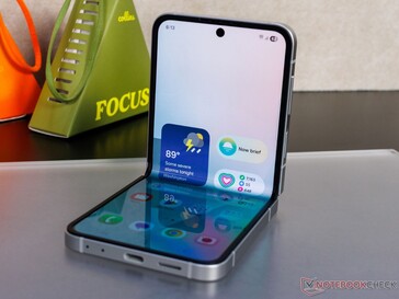 Galaxy Z Flip 7 FE képernyő ((kép forrása: Notebookcheck)