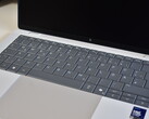 A HP EliteBook X G2i 14 felhasználó által eltávolítható billentyűzete.