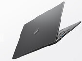 Az új Machenike 14 Ultra az Intel Core Ultra X7 358H processzorral érkezik. A képen: a laptop vékony kialakítását bemutató promóciós kép.