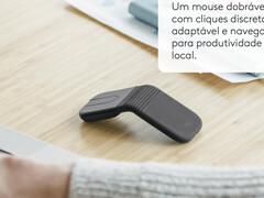 A Logitech Mobi Fold a három megjelenési szín egyikében.