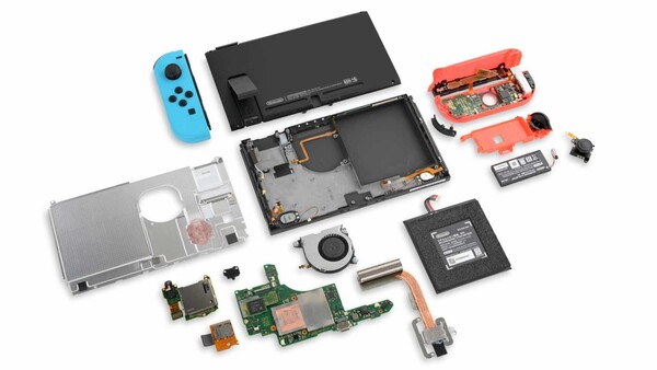 A Nintendo nem biztosít hivatalos javítási útmutatót vagy cserealkatrészeket a Switchhez. (Kép forrása: iFixit)