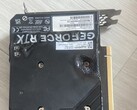 Egy EmTek StormX Dual RTX 4060 Ti GPU megolvadt hátlapja. (Kép forrása: user_634494 a Quasar Zone oldalon)