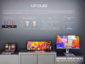 Hordozható, háromszorosra hajtható, 16–28 hüvelykes IJP OLED-monitor
