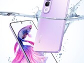 A Vivo Y400, a képen a Purple Dusk színben, IP68 és IP69 védettségi besorolással rendelkezik (Kép forrása: Vivo)