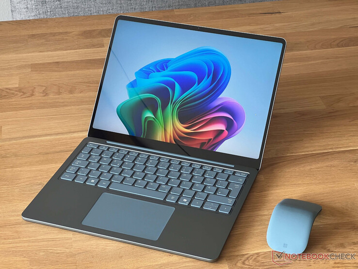 A Surface Laptop 13 hüvelyk.