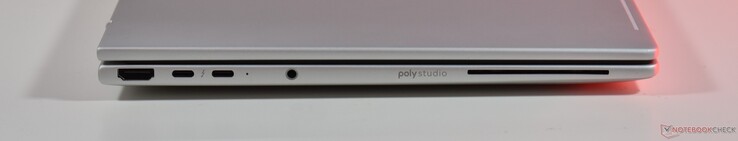 balra: HDMI, 2x Thunderbolt 4, 3,5 mm-es hang, Smartcard olvasó
