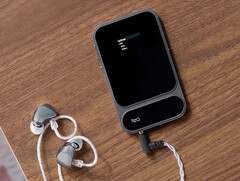 A Khadas Tea Pro hordozható DAC kiegyensúlyozott és kiegyensúlyozatlan fejhallgatókat is képes meghajtani a nagy felbontású zene élvezete érdekében. (Kép forrása: Khadas)