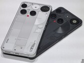 A Nothing Phone 3 aszimmetrikus kamerabeállítással rendelkezik (Kép forrása: Notebookcheck)