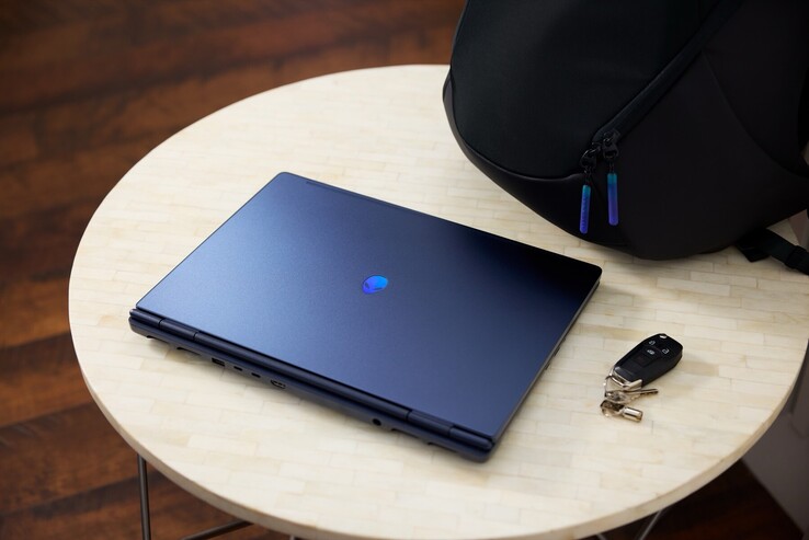Az Alienware Aurora 16 22,7 mm vastag és 2,57 kg súlyú. (Kép forrása: Dell)