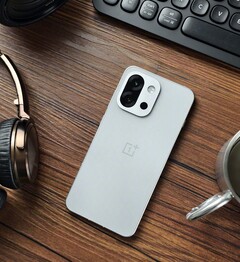 A OnePlus 13T csak két hátsó kamerával rendelkezik, de ez változhat a 15T-nél. (Kép forrása: Flying Bun a Weibo-n)