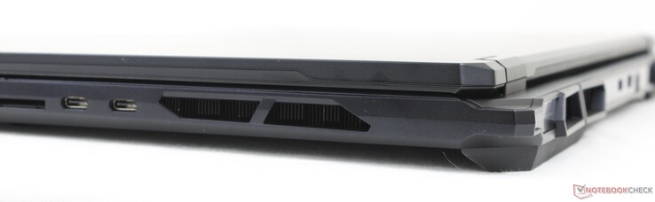 Rendben: SD olvasó, 2x USB-C Thunderbolt 4 w/ DisplayPort + Power Delivery