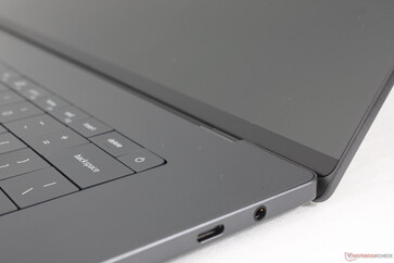 Az ujjlenyomat-képes bekapcsológombot az új dizájnból kihagyták