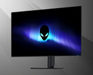 Az Alienware AW3226Q 32 hüvelykes 4K OLED monitor elülső része szögből nézve