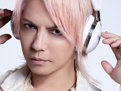 Az Avoit bemutatja a WA-J1 hármas meghajtós fejhallgatót a J-Pop énekes Hyde-dal együttműködve. (Kép forrása: Avoit)