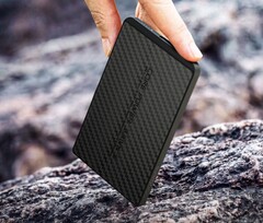 A Core Power Bank S szinte olyan vékony, mint az Apple iPhone Air.