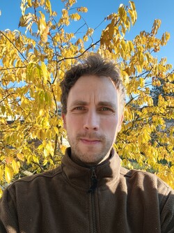 Szelfi az Oppo Find X9 Pro-val