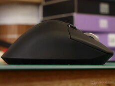 Keychron M6 púp alakú. 